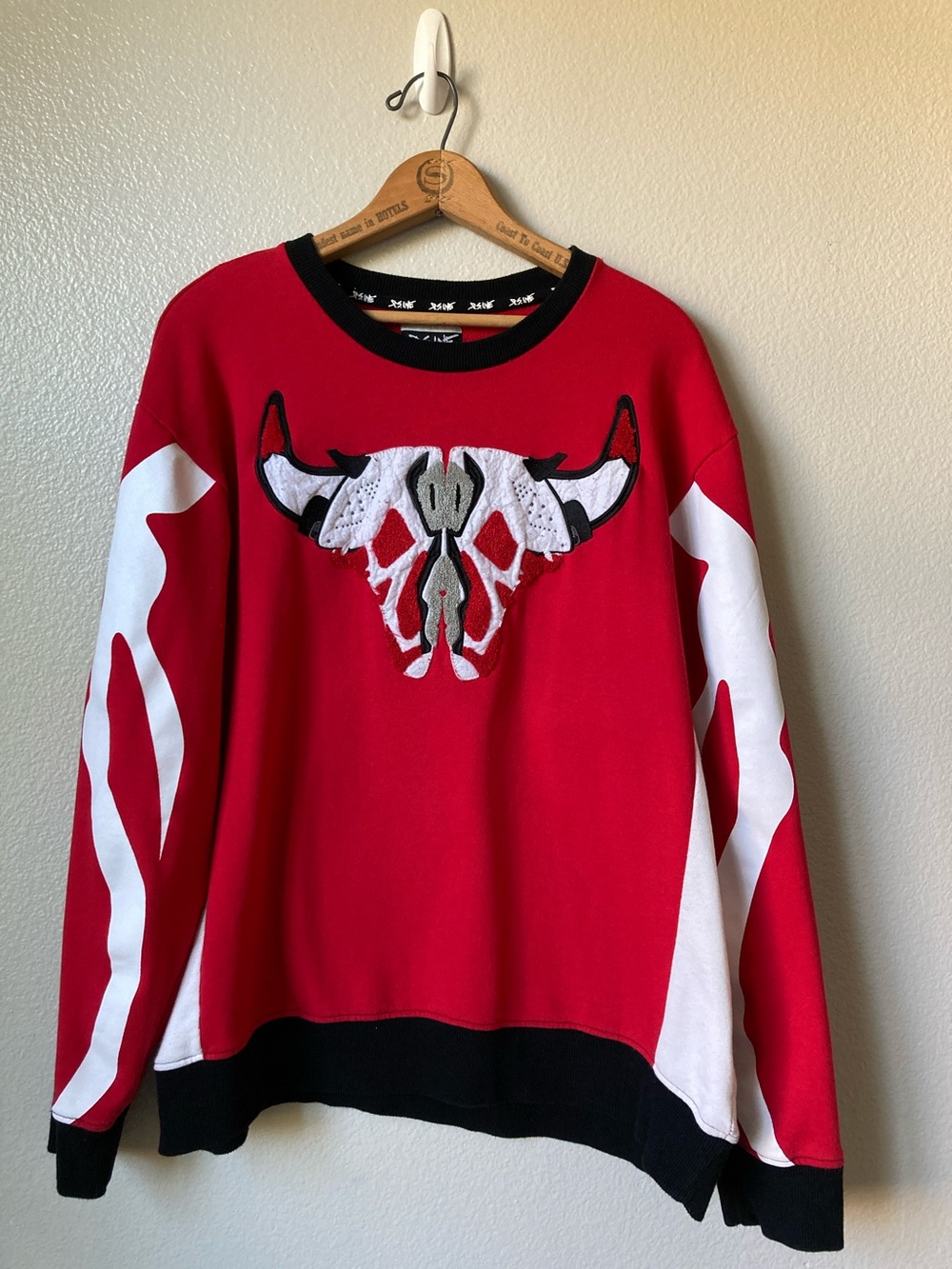 RS1NE Chicago Bulls 23 Michael Jordan textured sweatshirt sz L